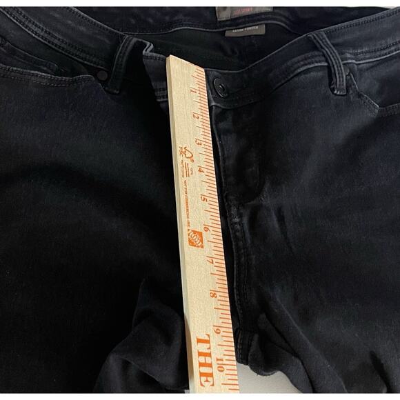 Torrid Jeans Women's 18S Black Luxe Skinny Sateen Stretch Mid Rise #1012 - Picture 6 of 9